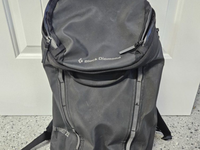 Black Diamond backpack (22L)