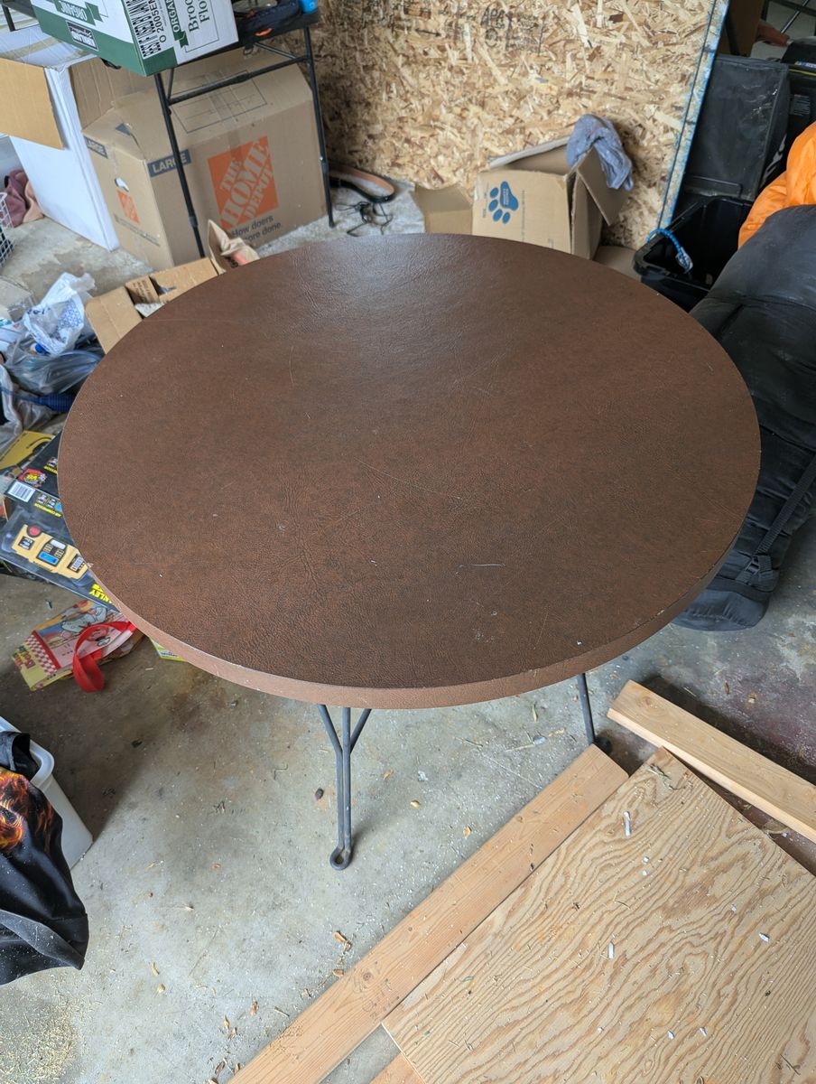 3ft Diameter Table, 30$ OBO