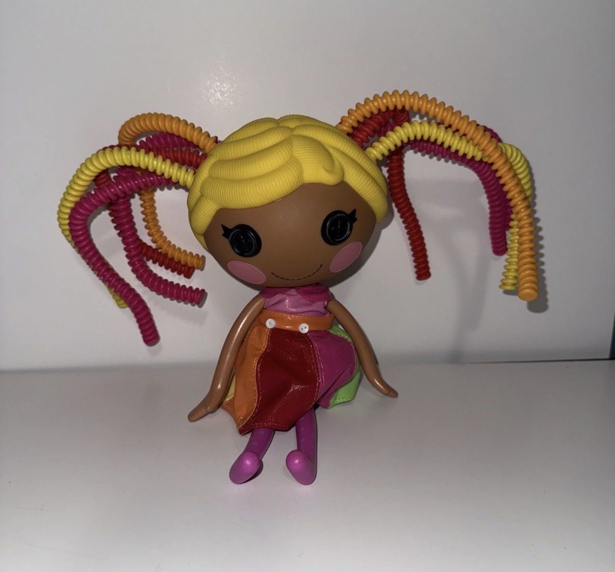 Lalaloopsy Mini Doll Crumbs Sugar Cookie MGA Entertainment 2009 Wacky Hair Rainbow Dress