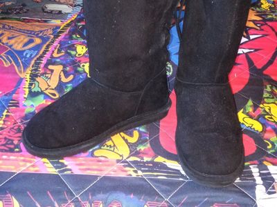 Bearpaw Black Suede Faux Fur Lined Boots - Women's Size 8 with Lace-Up Back Detail