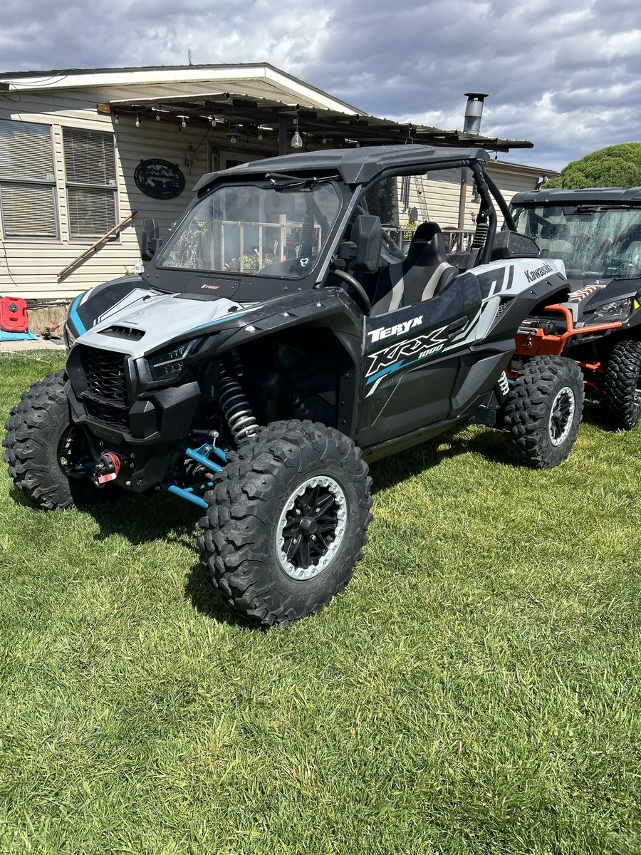 2024 Kawasaki Teryx KRX 1000 - Excellent Condition, Low miles