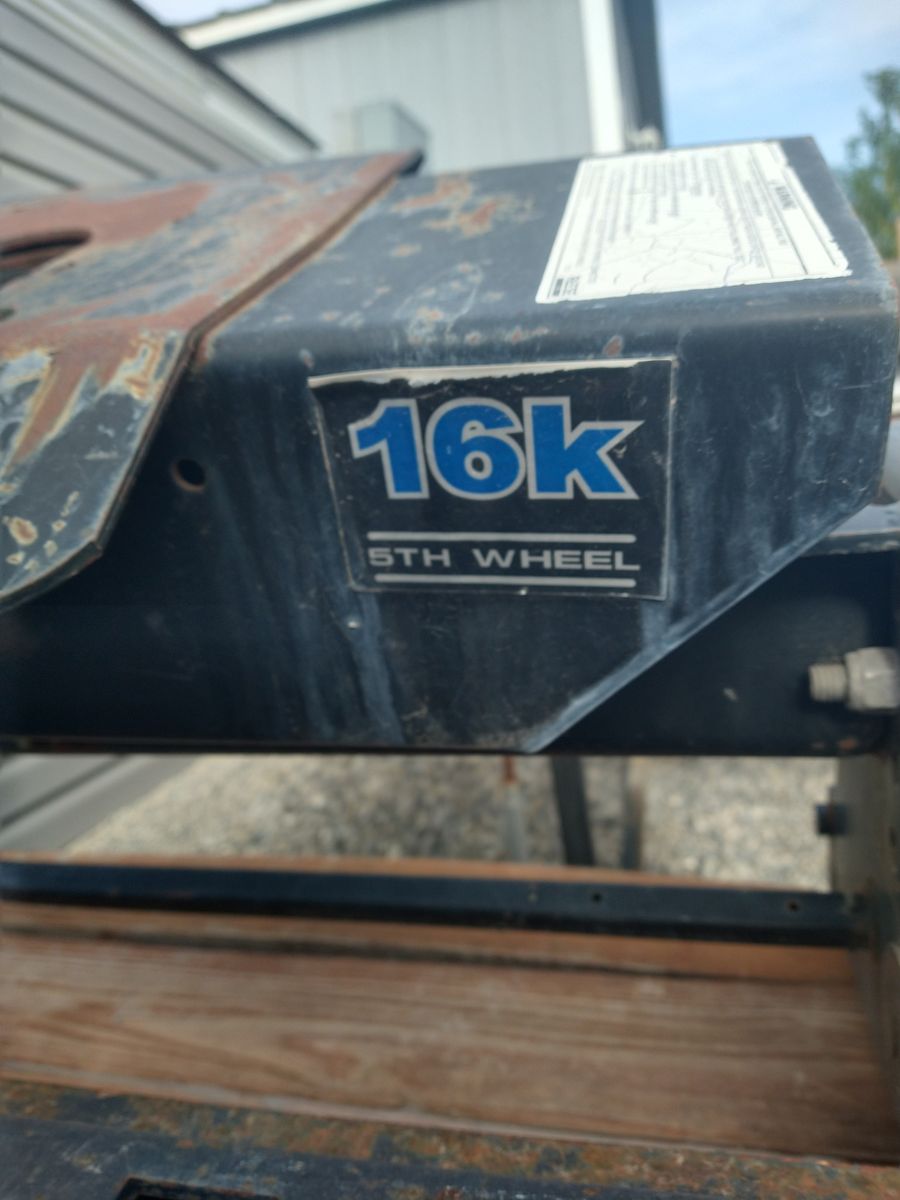 5th wheel hitch slider for pick up trucks