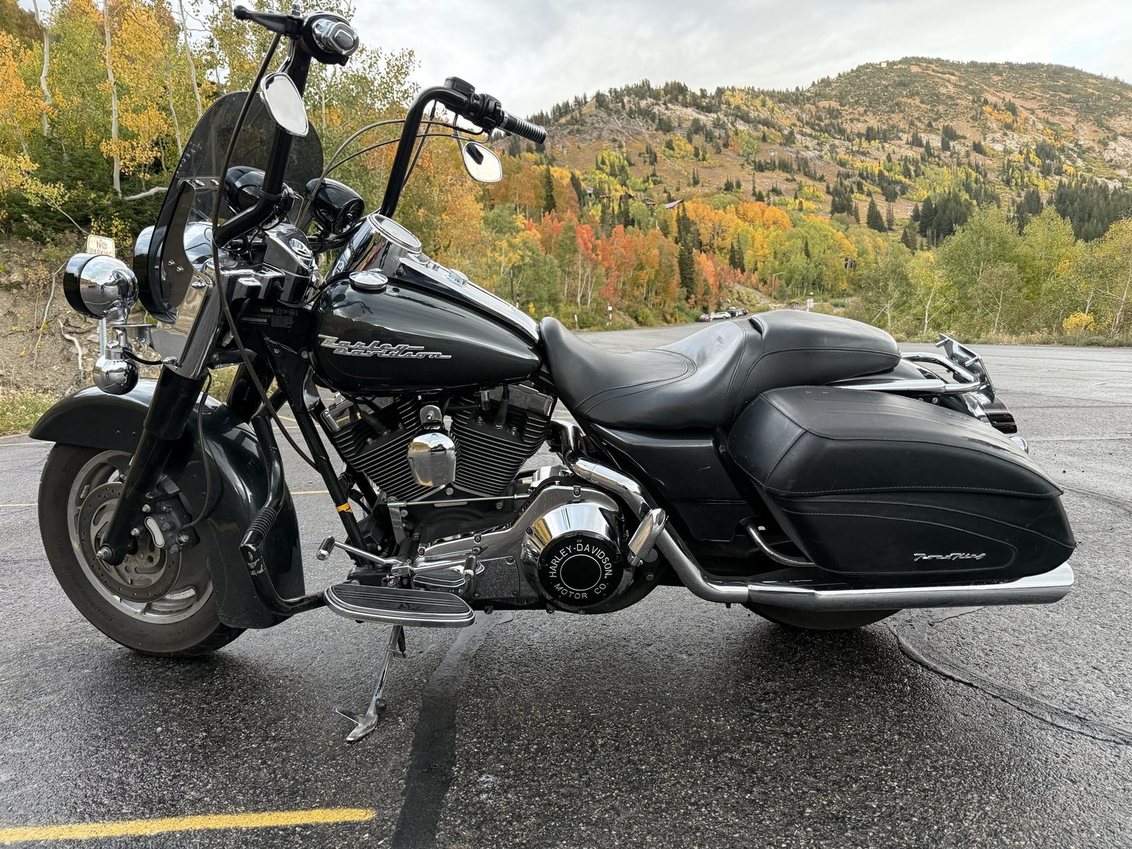 2005 Harley Davidson Road King Custom- Opening to trading for a dirt bike.