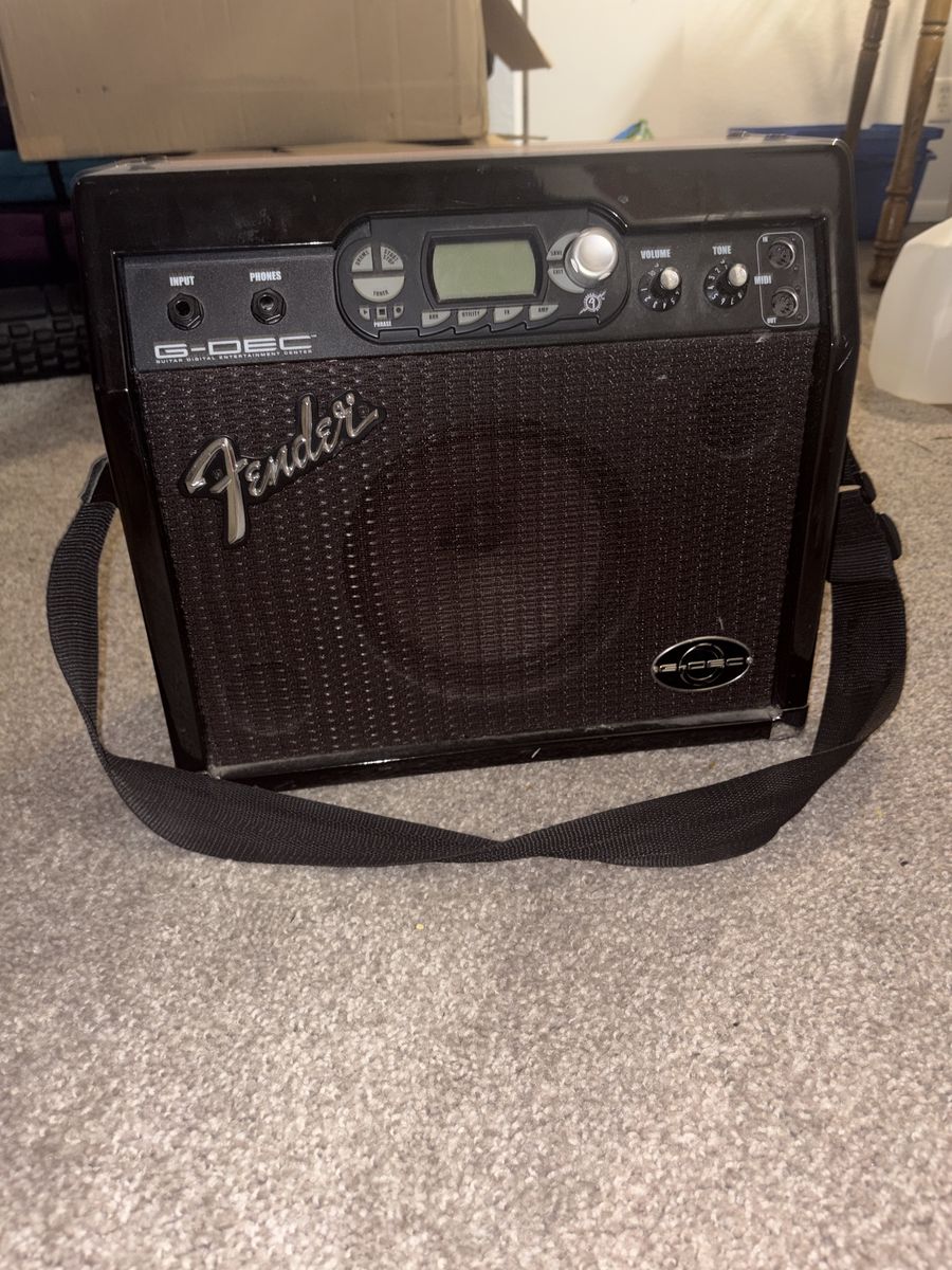 Fender g-dec guitar amp
