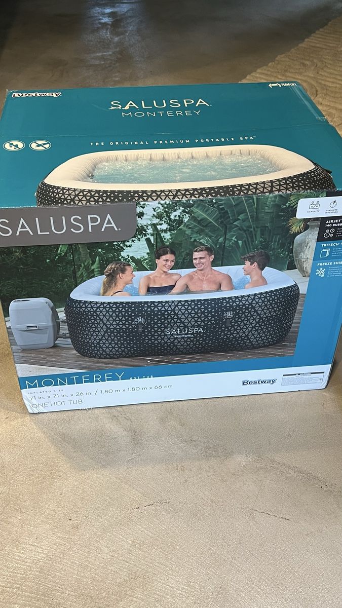 Saluspa Monterey Inflatable Hot Tub + Mat