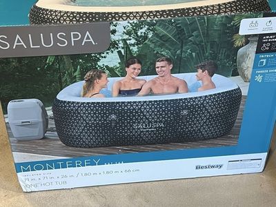 Saluspa Monterey Inflatable Hot Tub + Mat