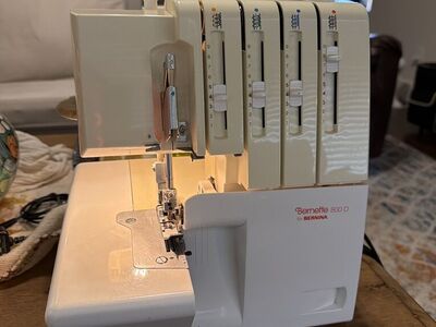 Bernet Bernina Serger Machine