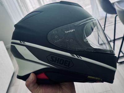 SHOEI RF-1400 w/ Sena 50R Harmon Kardon Mesh Intercom and Transition lens.