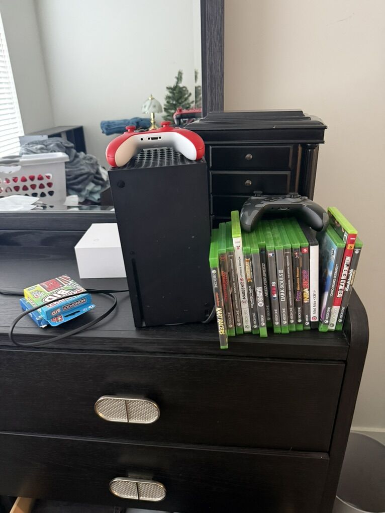 Xbox Series X With Games And 2 Controlers