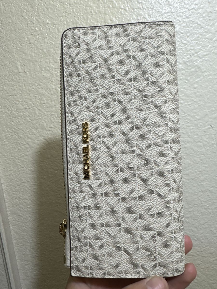 Michael Kors Signature Continental Wallet Off-White Monogram
