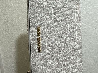Michael Kors Signature Continental Wallet Off-White Monogram