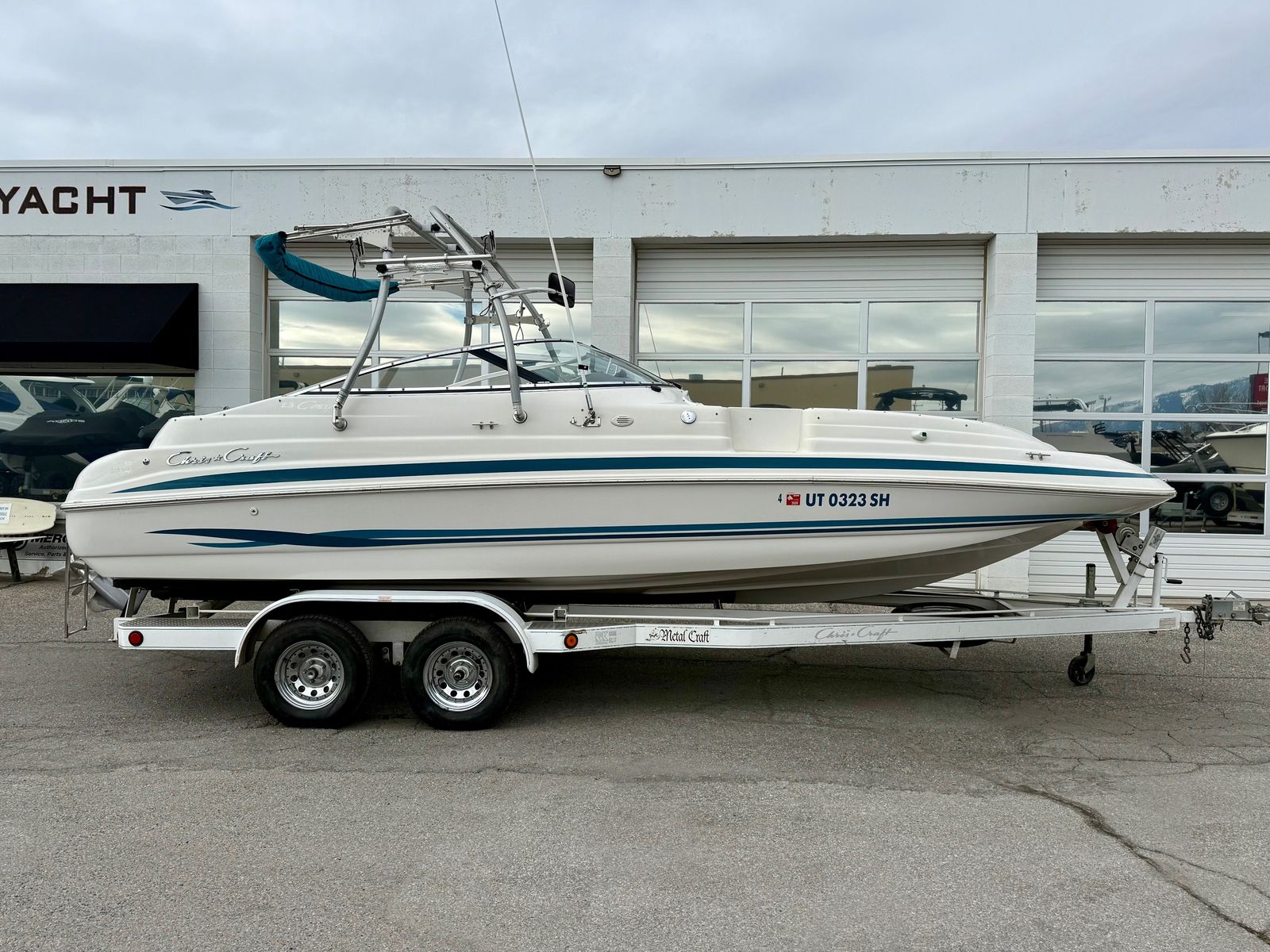 1997 23' Chris-Craft 23 Concept Deck Boat
