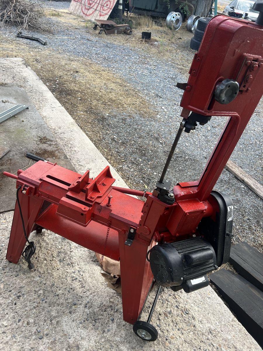 Band saw