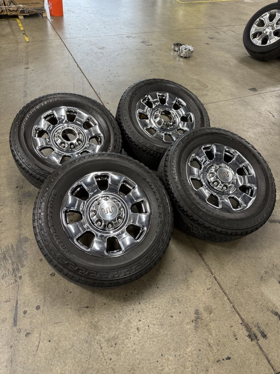 2025 f350 king ranch OEM 20in wheels/ 275/65/20 tires