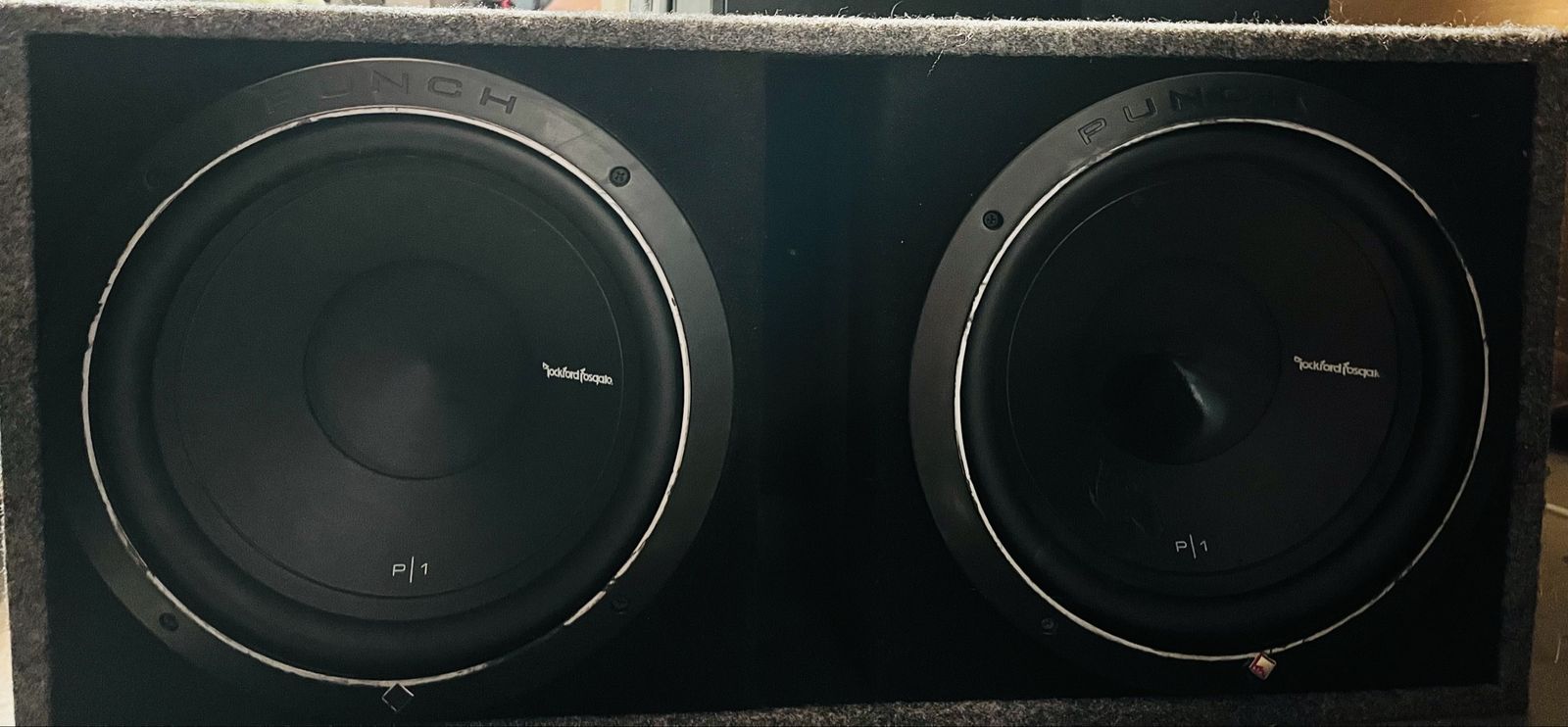 Rockford Fosgate PUNCH P1 Dual Subwoofers in ported Enclosure