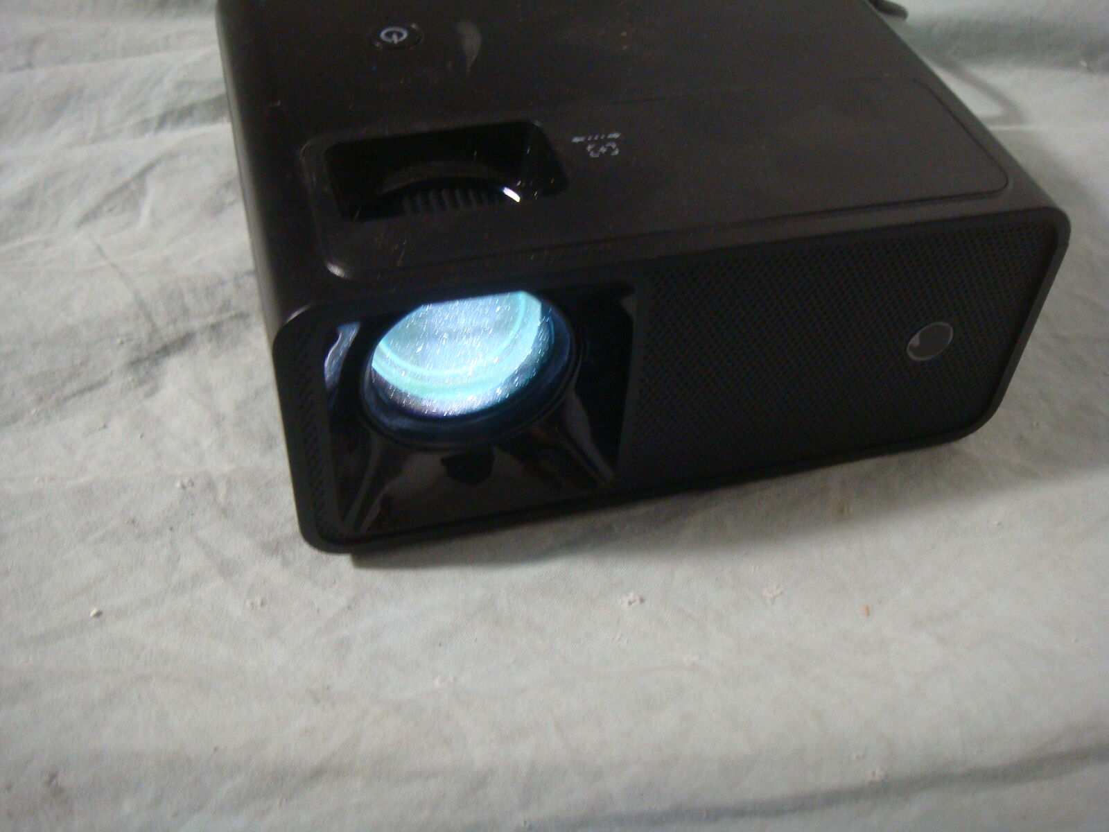 CIBEST W13 1080P LED MINI MOVIE PROJECTOR