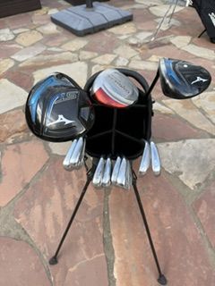 Full set of Mizuno clubs & bag - right handed