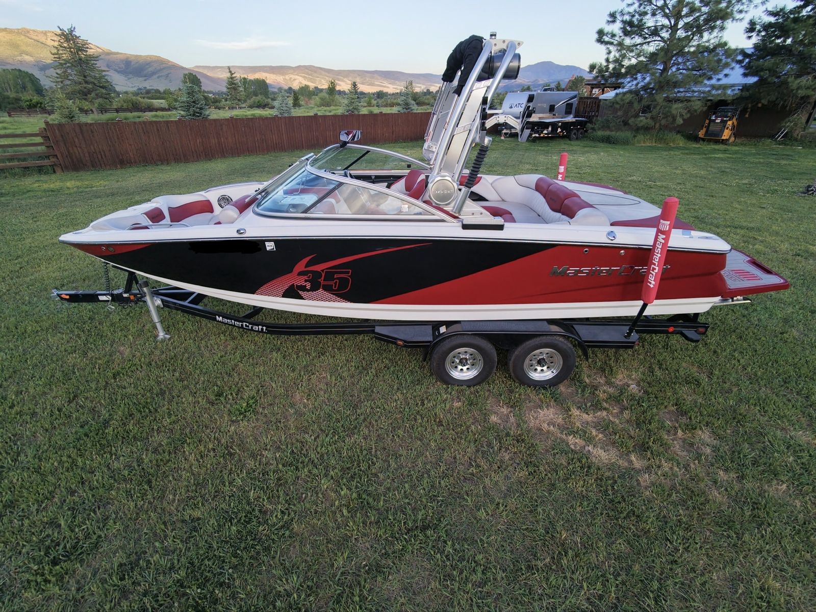 MasterCraft X35 Wakeboard Boat - Well maintained, low hours