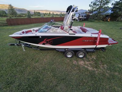 MasterCraft X35 Wakeboard Boat - Well maintained, low hours