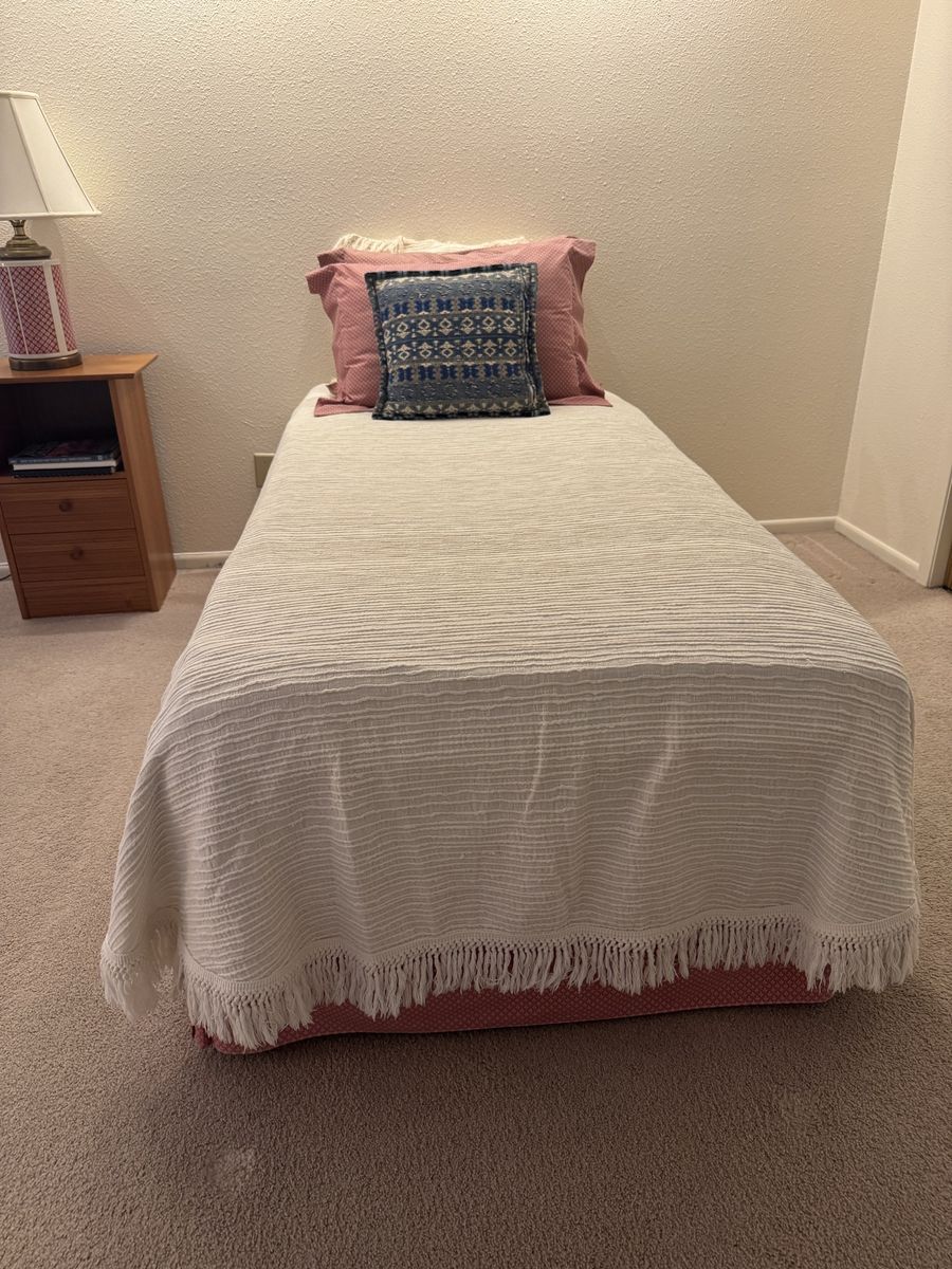 XL Twin Mechanical Adjustable Bed