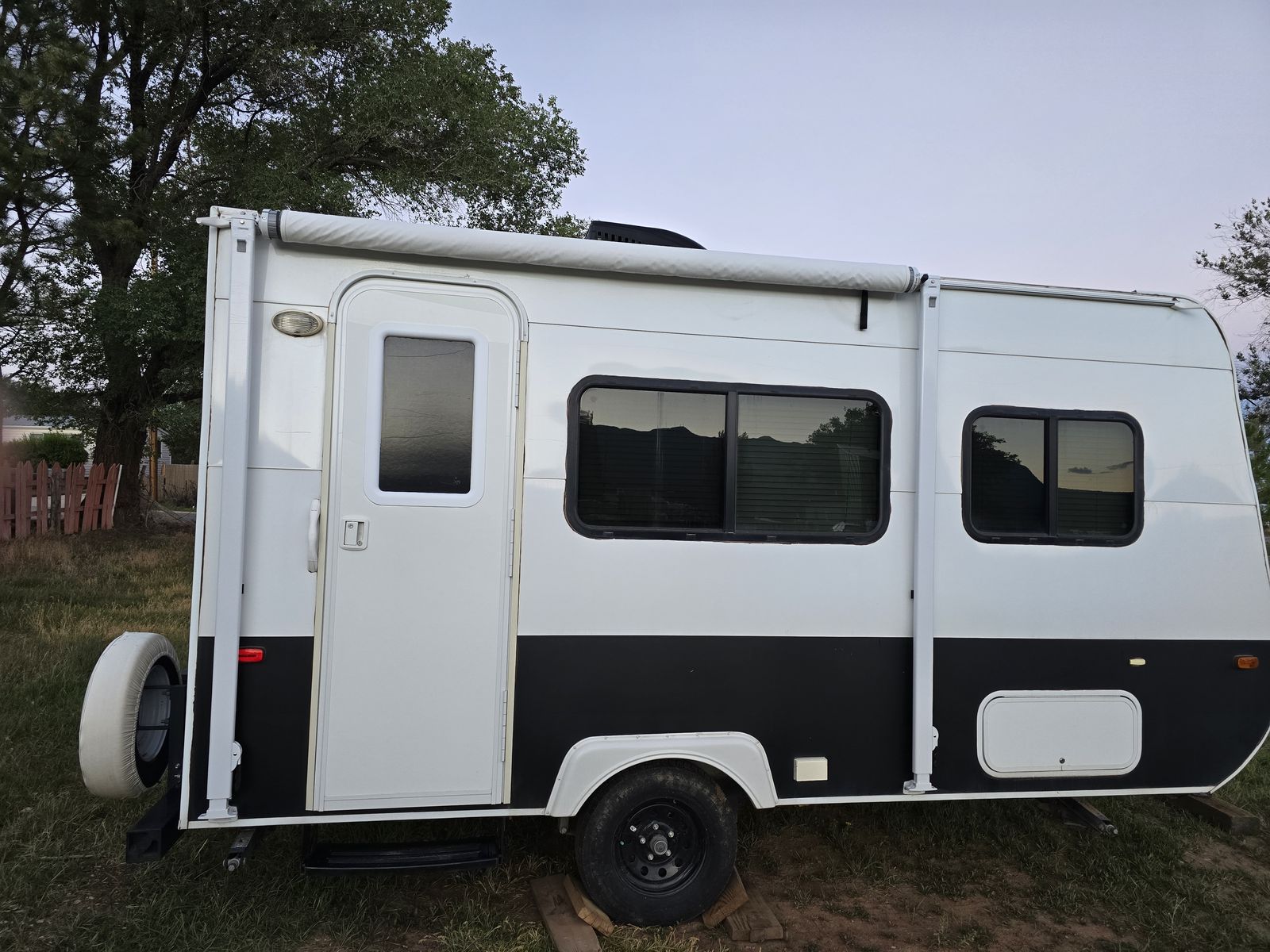 2018 Travel Lite 15' Camper – Excellent Condition!