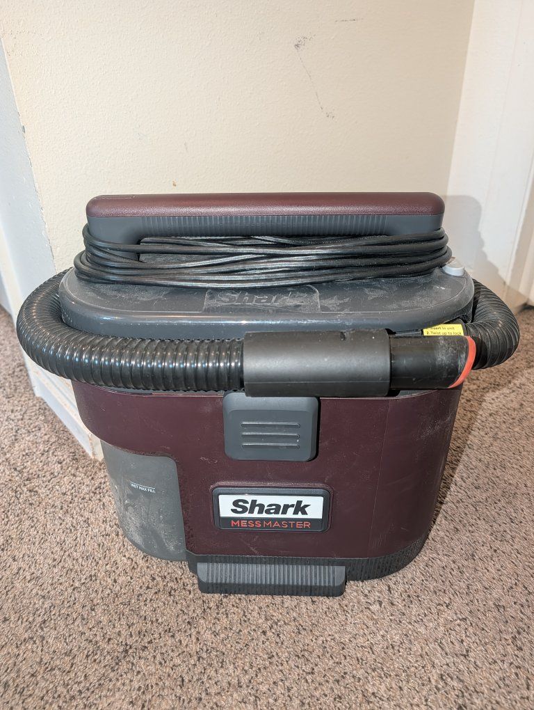 Shark Mess Master Wet/Dry Portable Vacuum
