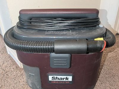 Shark Mess Master Wet/Dry Portable Vacuum