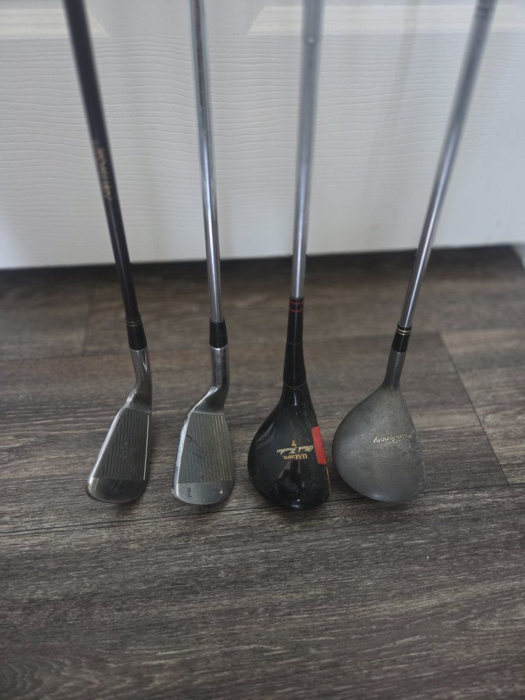 Set of 4 golf clubs for sale. Good pre-owned condition, perfect for practice . Selling all together as a set,the price is for