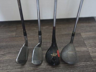 Set of 4 golf clubs for sale. Good pre-owned condition, perfect for practice . Selling all together as a set,the price is for