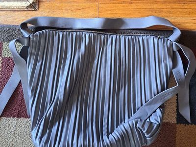 Cute Paparazzi brand gray bag