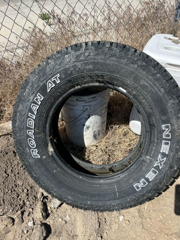 Nexen Roadian AT Pro 235/85 R17