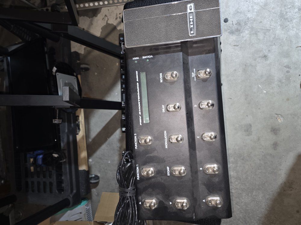 Main image 6