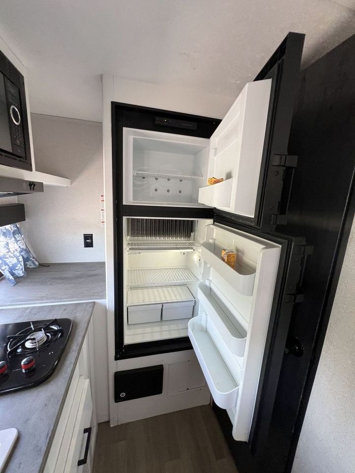 Main image 11