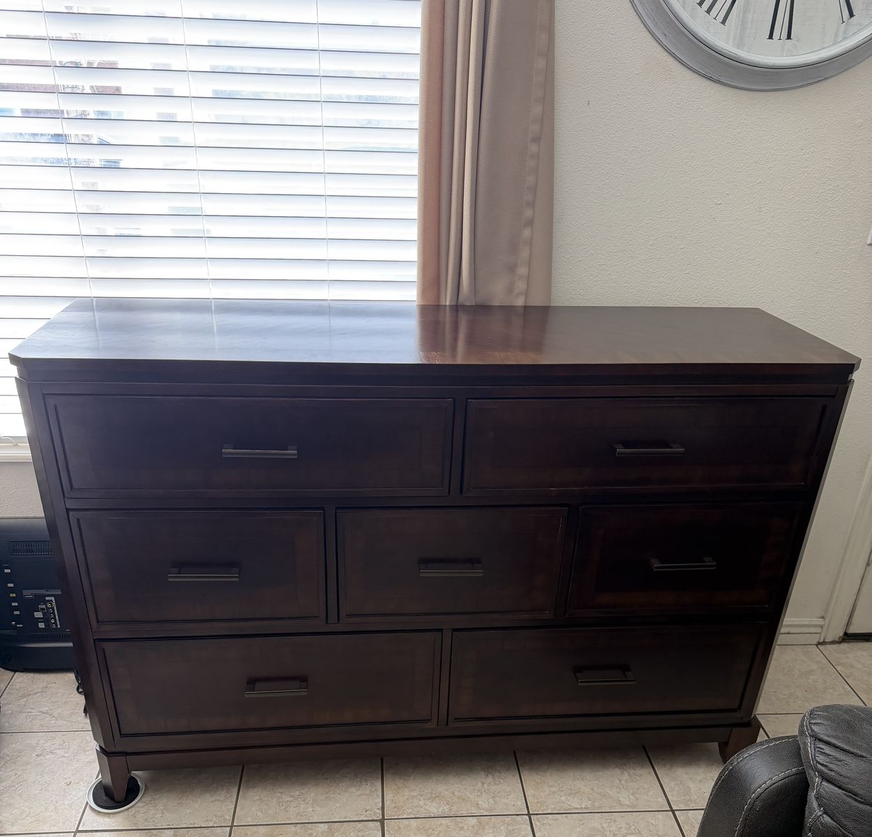 Beautiful 7-drawer wooden dresser