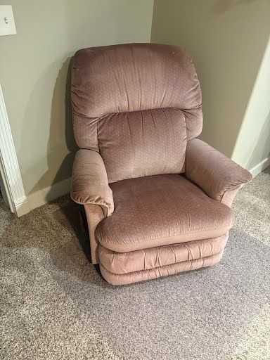 Comfortable Recliner, Chair and Ottoman