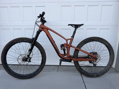 Trek Fuel EX 8 Gen 6 Full Suspension Trail Mountain Bike - Large, 29" Wheels, Aluminum Frame