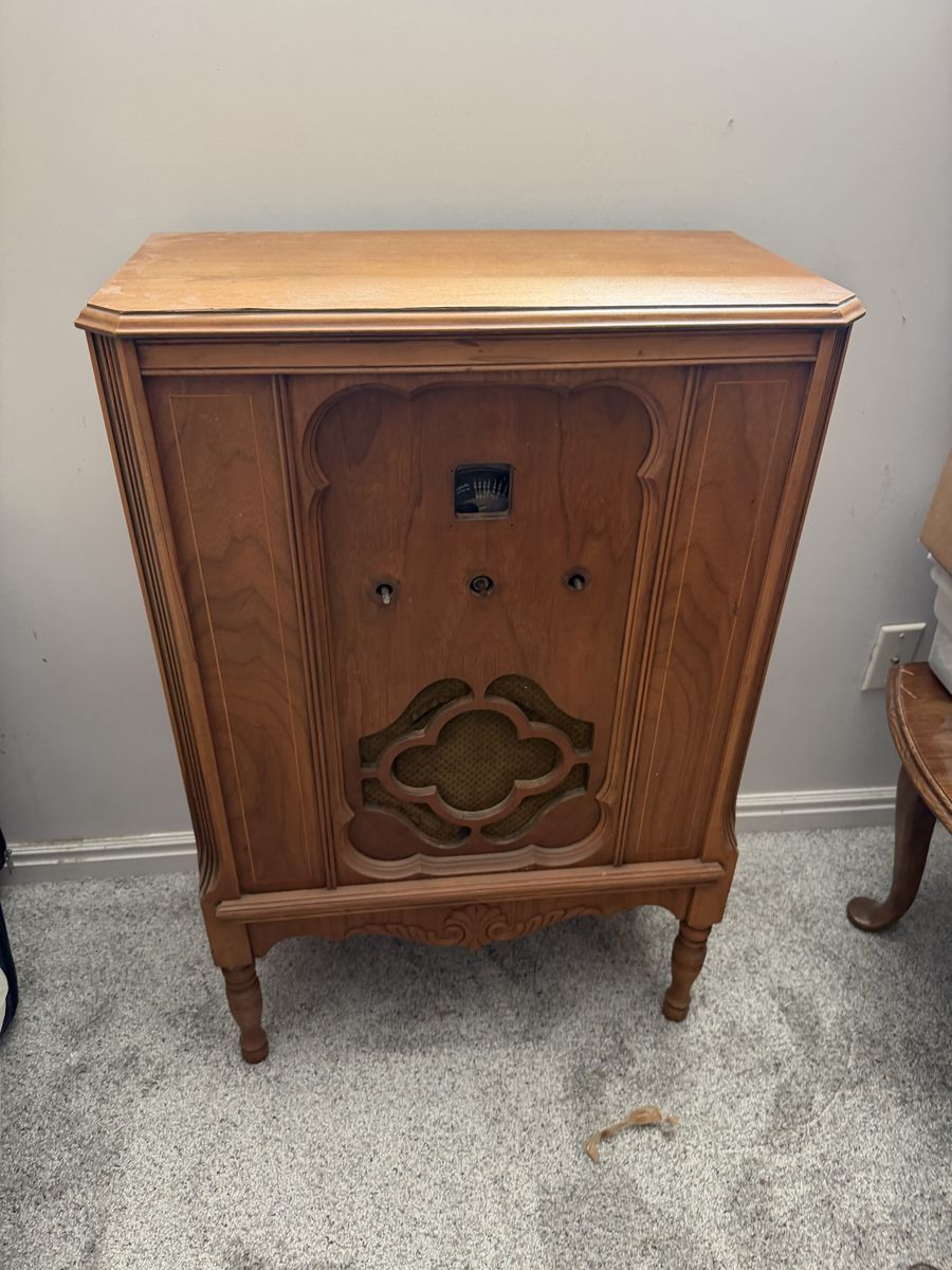 Vintage Majestic Floor Standing Wooden Console Radio Cabinet