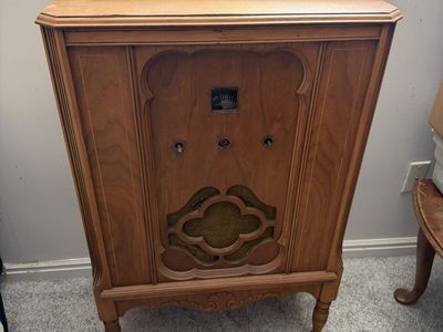 Vintage Majestic Floor Standing Wooden Console Radio Cabinet