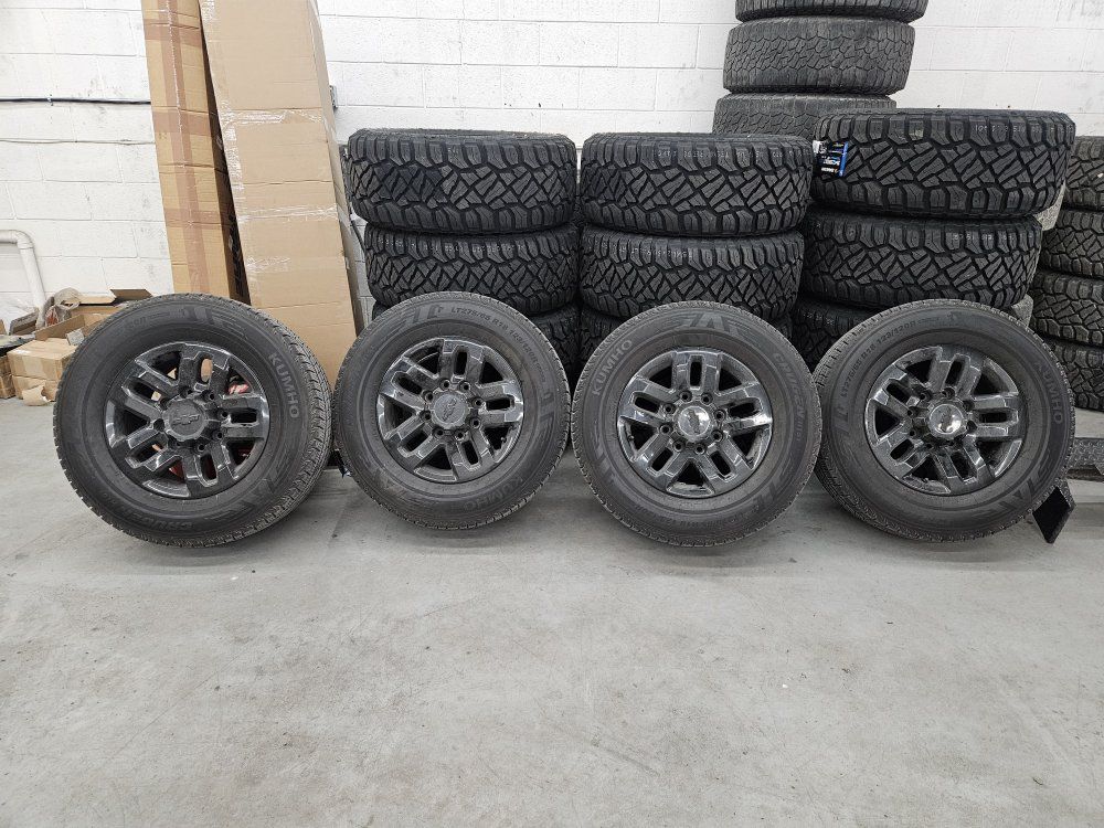LT 275/65R18 any Chevy 8x180 2500 or 3500