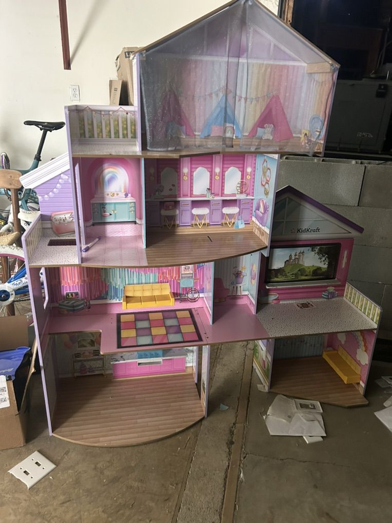 PrIncess Play Doll House $20