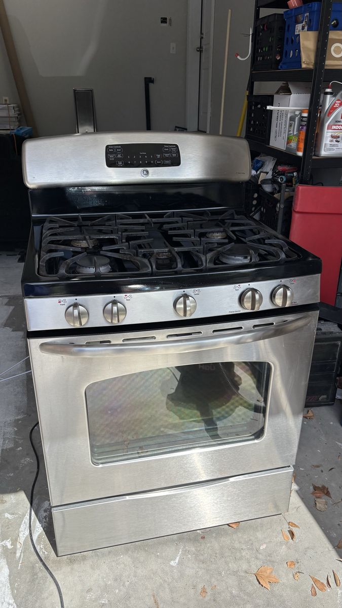 GE Stainless Steel Gas Range – 5 Burners