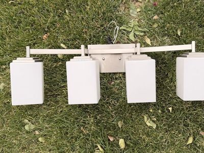 Bathroom vanity light fixture chrome