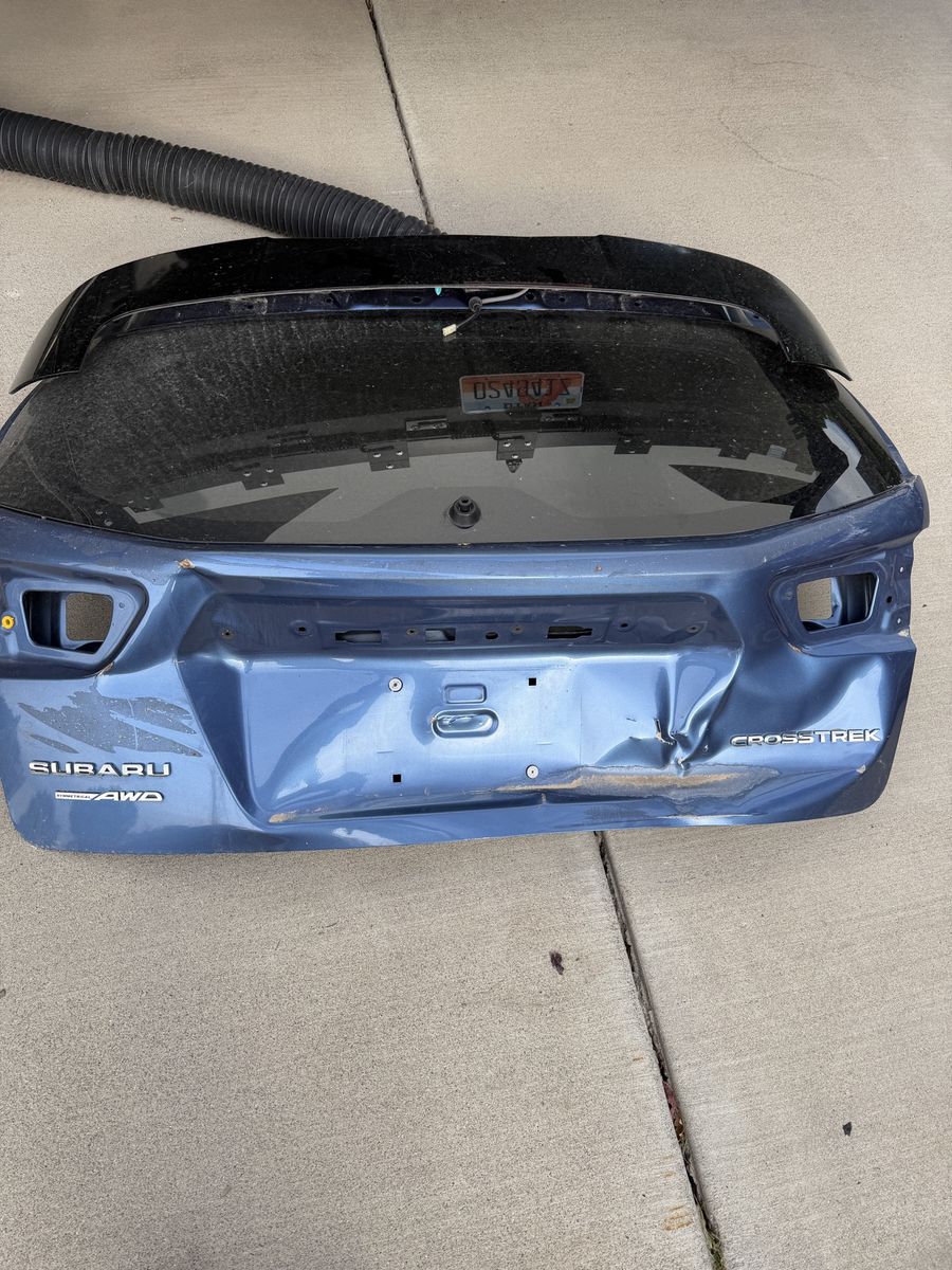 2017 Subaru Crosstrek OEM Rear Hatch Tailgate Assembly - Blue (Damaged)