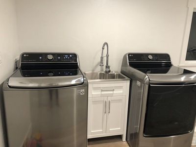 LG WASHER AND DRYER
