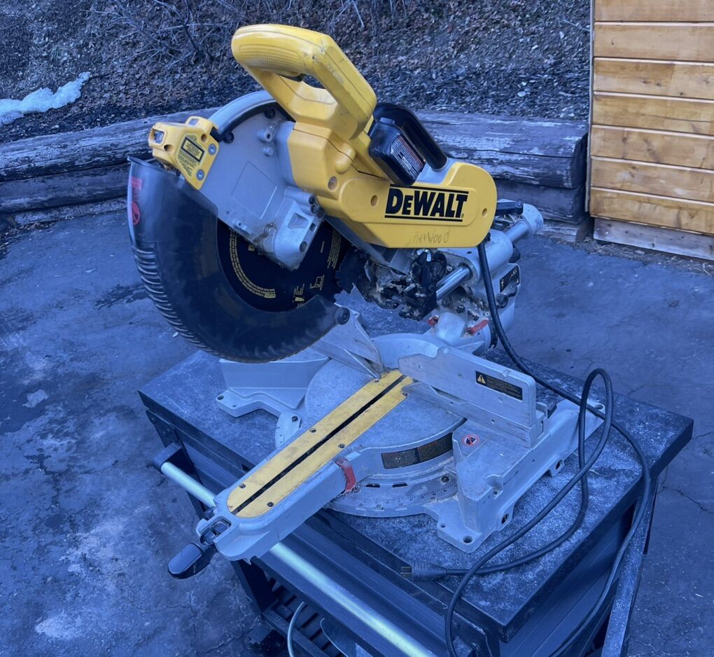 Dewalt DW718 12 Double Bevel With Laser