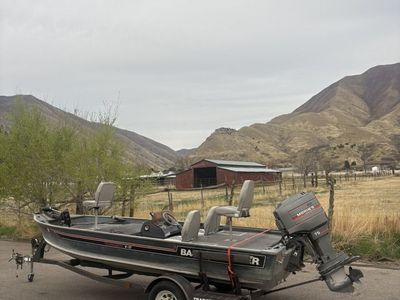 1987 Tracker Tournament V 17 fishing Boat