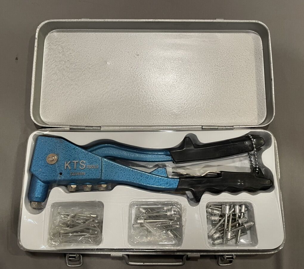 KTS Hand Riveter W/53 Rivets