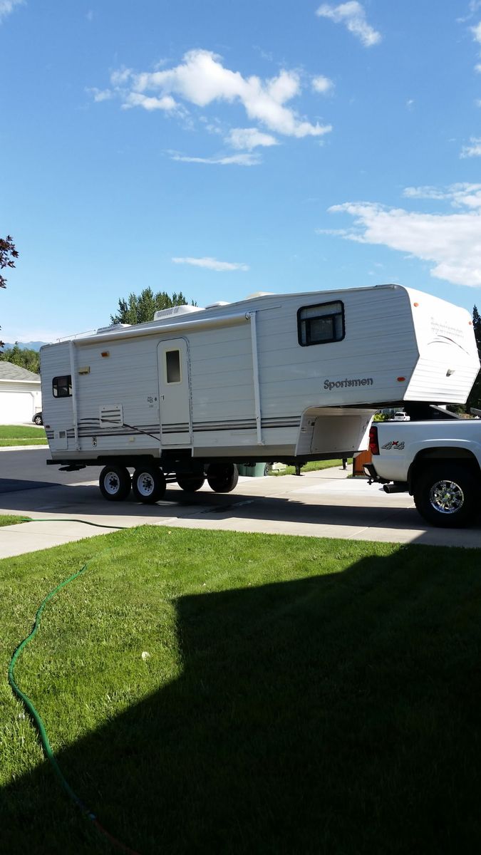 2002 Sportsmen Fifth Wheel