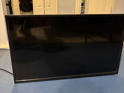 Insignia 32 Inch Smart LED TV