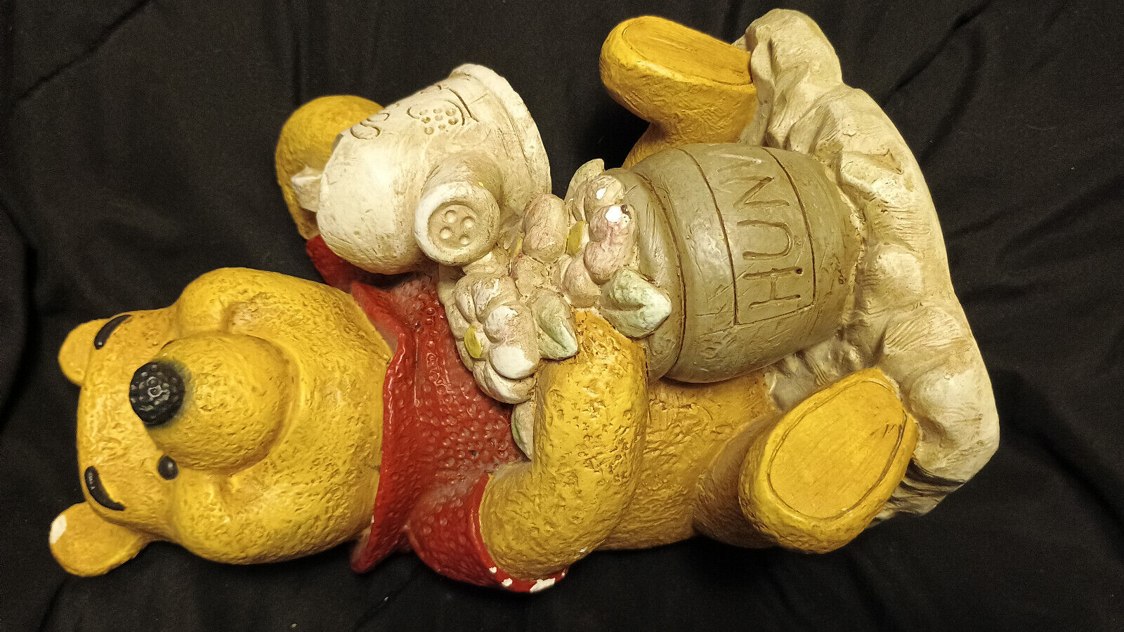 Winnie the Pooh Disney 11" Garden Statue Henri Studio